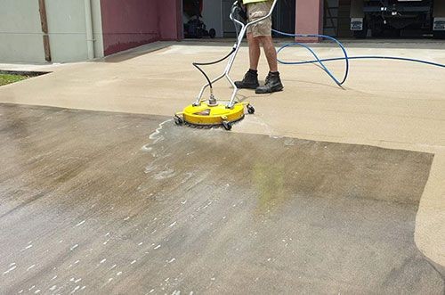 driveway wash/ pressure service cleaning